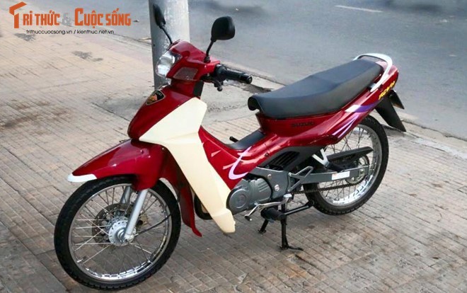 Suzuki RGV 120 doi cu dat ngang 